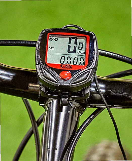 Waterproof Bicycle Odometer Easy To Read LCD And Time Display Function.